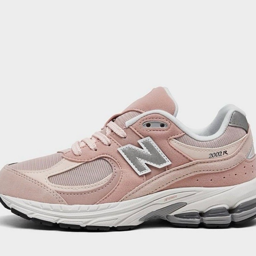 NWOT New Balance Pink and White Women's Running Sneakers - Picture 16 of 16